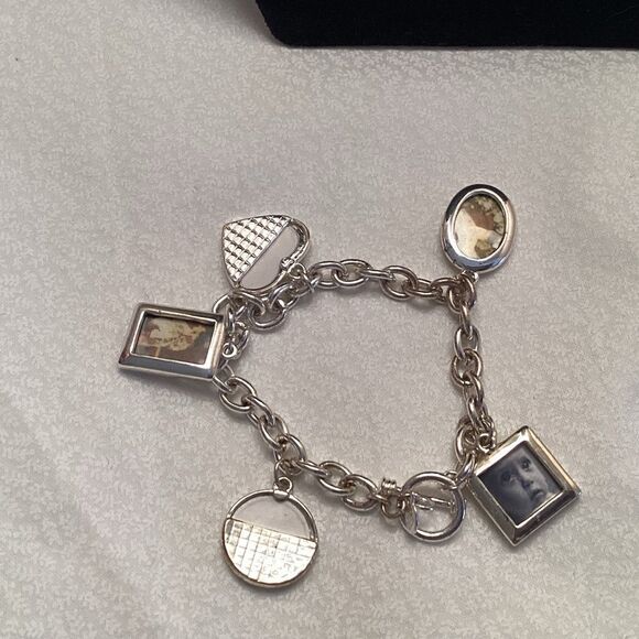 Premier Design Brand Silvertone Heavy Link Photo Frame Bracelet - Picture 1 of 6